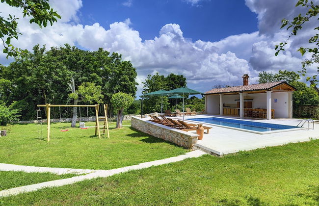 Holiday Home in Rojnici With Private Pool - Foto 24