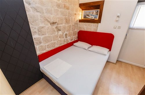Photo 3 - Lovely 1-bed Apartment With Patio in Kastel Stari