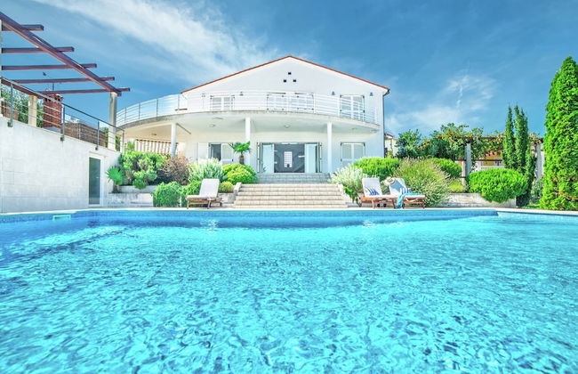 Spacious Detached Villa with Pool near Pula with sea View - Foto 1
