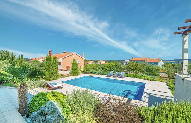Spacious Detached Villa with Pool near Pula with sea View - Foto 15