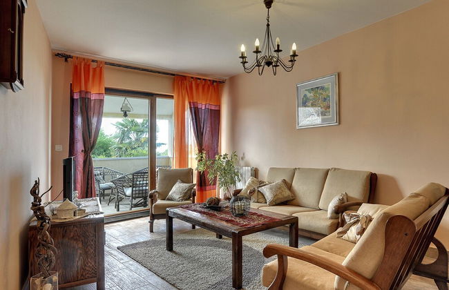 Well Maintained Holiday Home With Private Heated Pool Near the Beach - Foto 13