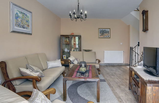 Well Maintained Holiday Home With Private Heated Pool Near the Beach - Foto 14