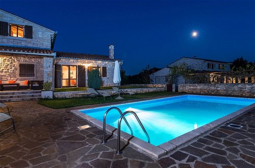 Foto 14 - Elegant Villa in Istria With Outdoor Pool