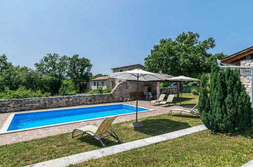 Photo 19 - Elegant Villa in Istria With Outdoor Pool