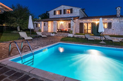 Foto 1 - Elegant Villa in Istria With Outdoor Pool