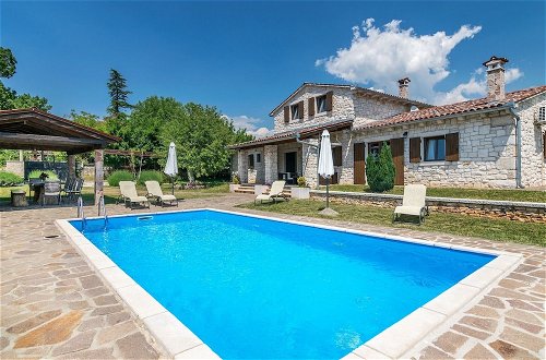 Photo 23 - Elegant Villa in Istria With Outdoor Pool