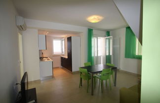 Foto 1 - Apartment 20 Meters From The Sea 7 Beds With Small Sea View