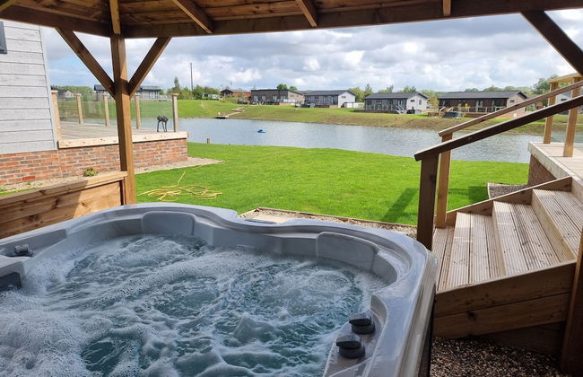 Luxury 2-bed Lodge in Routh, Hottub & Pet Friendly - Foto 26