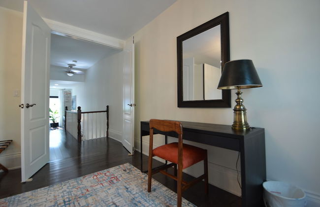 Beautiful 4BR Downtown House, Sleeps 10 - Foto 25