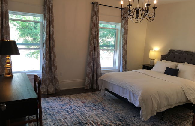 Beautiful 4BR Downtown House, Sleeps 10 - Foto 3