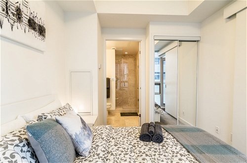 Foto 7 - AOC Suites 2 Bedroom Condo, City CN Tower View