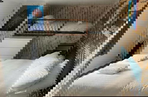 Foto 2 - Charming Chalet - Sleep 3/4 & Free Parking