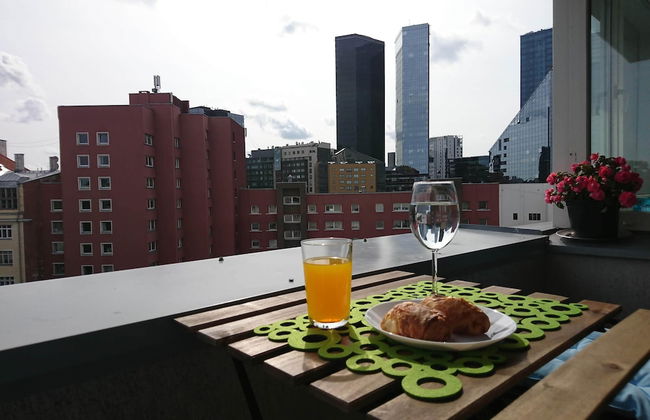 City Center Raua Apartment with Balcony - Photo 8