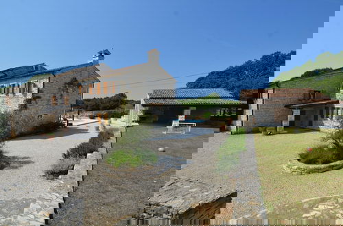 Foto 43 - Majestic Rustical Kanfanar Villa With Pool