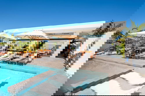 Photo 18 - New Seaside Vacation Villa With Hotel Amenities v9