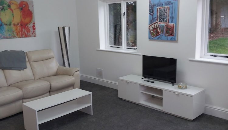 Foto 1 - Tranquil Thaxted Apartment With 2 Bedrooms