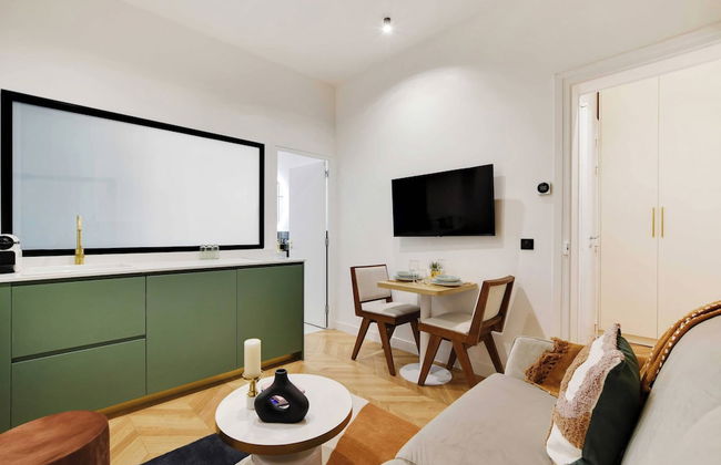 Chic Hotel-1br/4p In the Heart of the Palais Royal - Photo 9