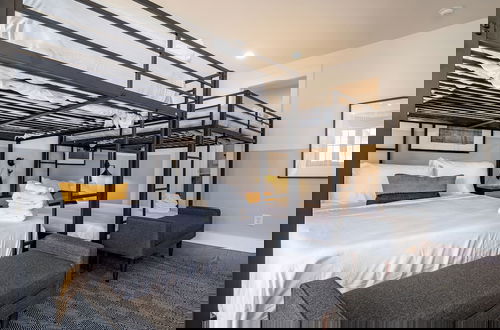 Foto 14 - The Monroe by AvantStay – Stylish Group Stay with Easy Access to Attractions