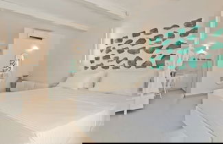 Photo 2 - Enilion Luxury Suites