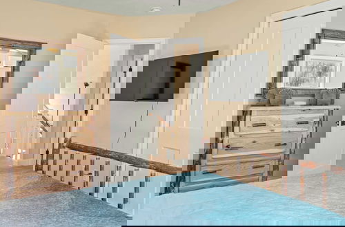 Photo 32 - Stephen Way by Avantstay Hot Tub + Game Room Albrightsville