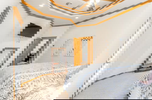 Photo 20 - 5-bedroom With 6 Beds for Social Gathering