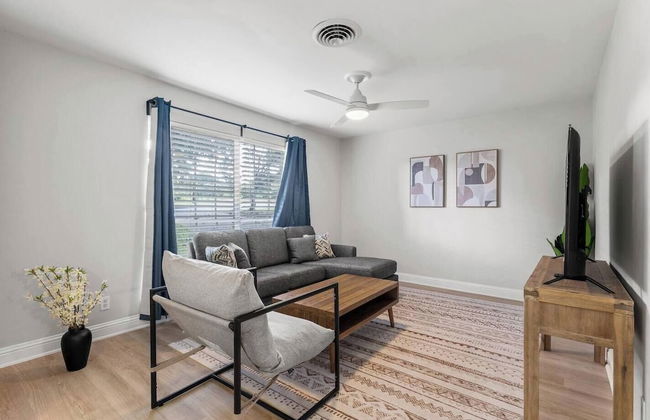 Spacious 4Bed Home in South Atx -Monthly - Photo 13