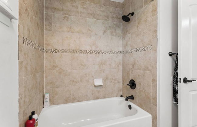 Spacious 4Bed Home in South Atx -Monthly - Photo 19