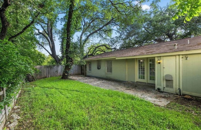 Spacious 4Bed Home in South Atx -Monthly - Photo 25