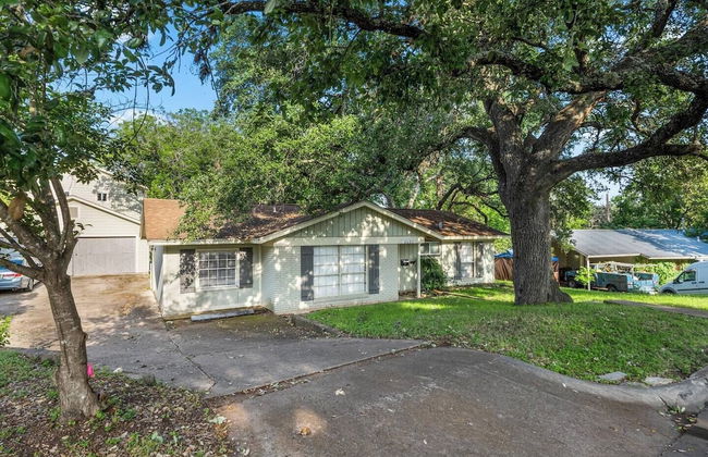 Spacious 4Bed Home in South Atx -Monthly - Photo 23