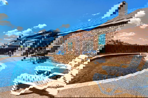 Foto 7 - The Noble House Near Magnolia with Pool
