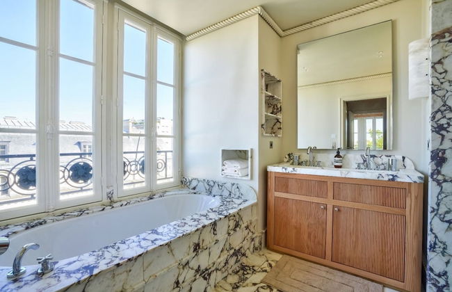 Exceptional Duplex - 4bed/8p - Eiffel Tower View - Photo 13