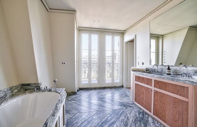 Exceptional Duplex - 4bed/8p - Eiffel Tower View - Photo 12