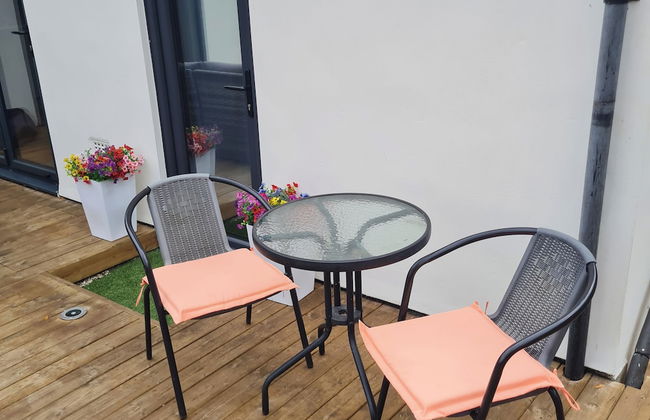 1 Bedroom Annex - 2 Mins From Train Station - Photo 12