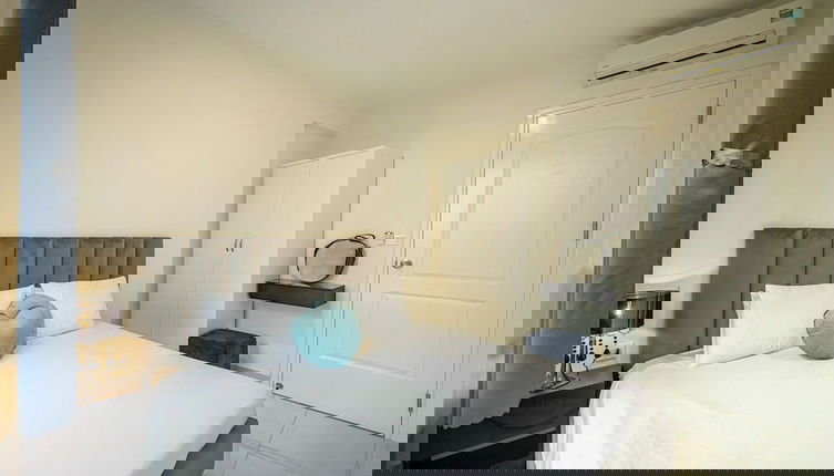 Photo 1 - SOHO Citypoint Central Suites