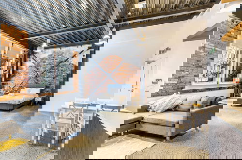 Foto 9 - Modern Studio + Prime Location!