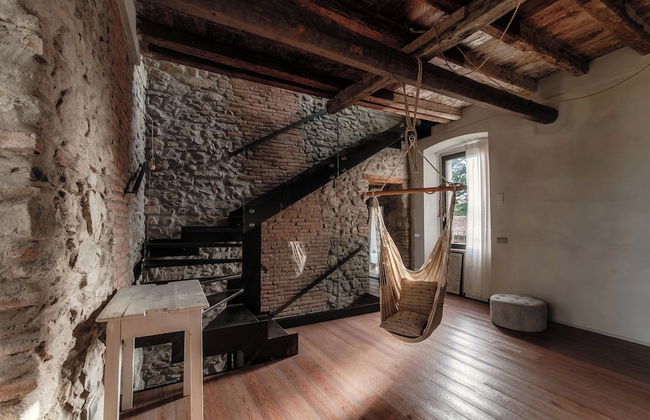 Stone House - Photo 17