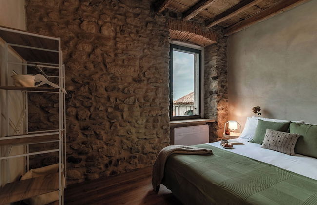 Stone House - Photo 22