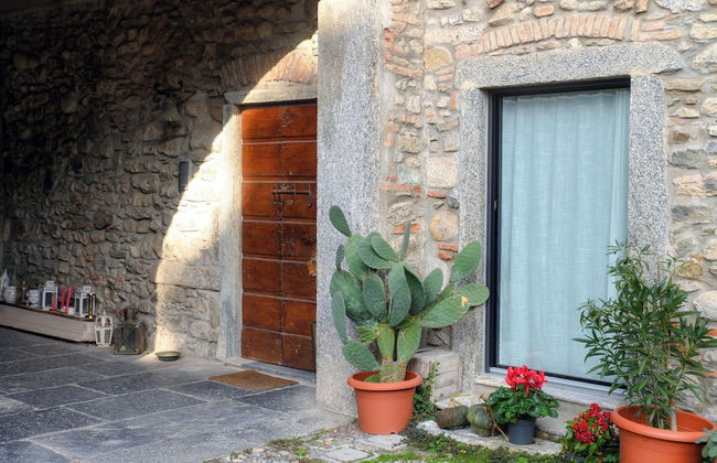 Stone House - Photo 41
