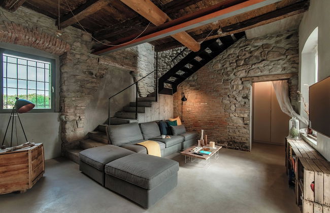 Stone House - Photo 13