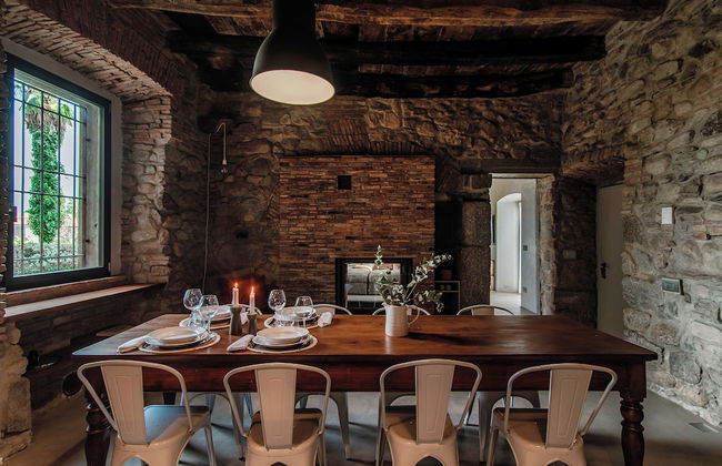 Stone House - Photo 3