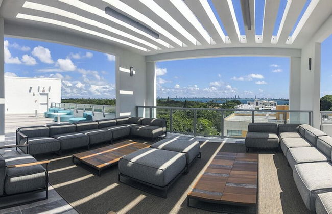 Spacious 2-Bedroom Apartment - Photo 35