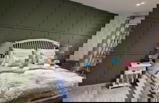 Foto 3 - Luxurious Three Bedroom Duplex Apt Close to Beach