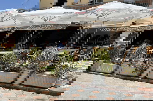 Foto 15 - Luxurious Three Bedroom Duplex Apt Close to Beach