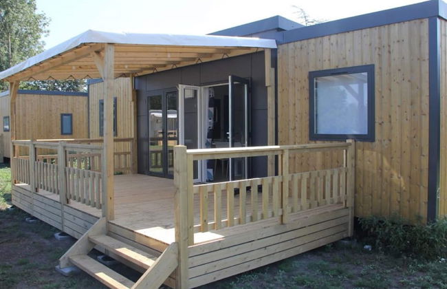 Modern 6-person Chalet in the Frisian Countryside, 3 Bedrooms and Wifi - Foto 1