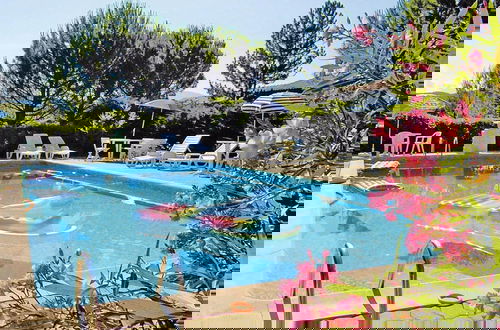 Foto 38 - Holiday Home With Swimming Pool