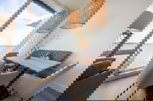 Photo 19 - Spacious Waterfront Apartment
