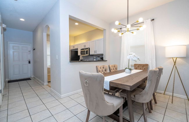 Cozy 4BR Regal Oaks w hot tub - Foto 3