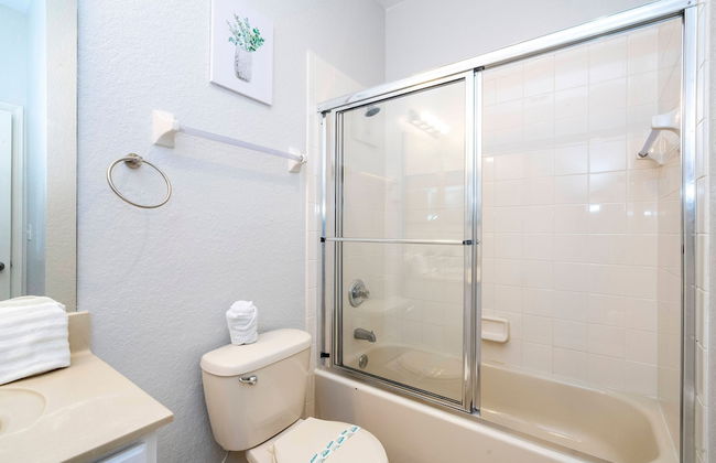 Cozy 4BR Regal Oaks w hot tub - Foto 15