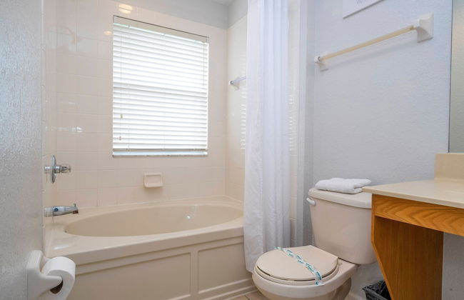 Cozy 4BR Regal Oaks w hot tub - Foto 36