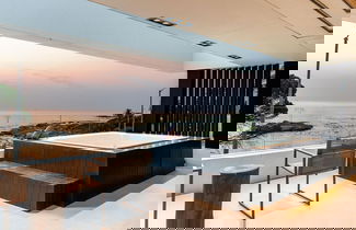 Photo 3 - Amashe - Luxury Apt With Jacuzzi and Ocean Views